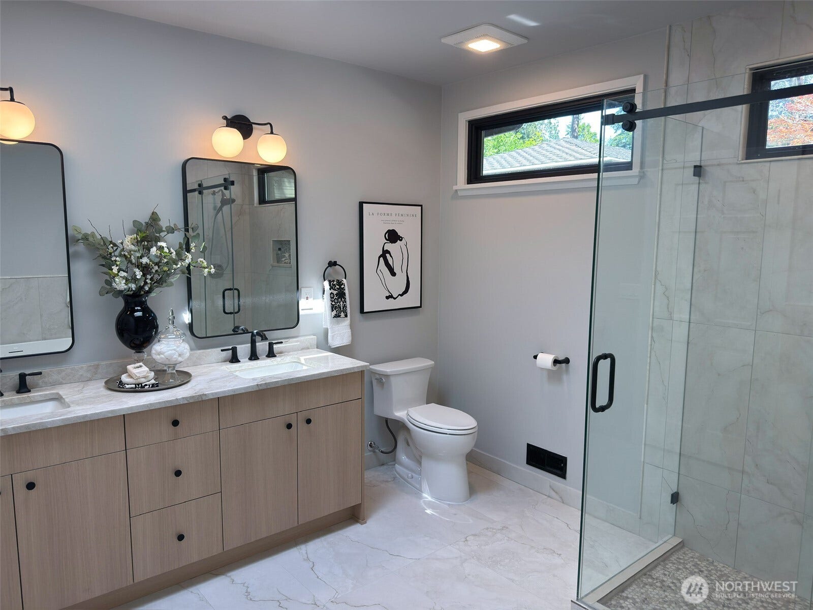 11055 SE Lake Road, Bellevue, WA 98004 11055 SE Lake Road, Bellevue, WA 98004
