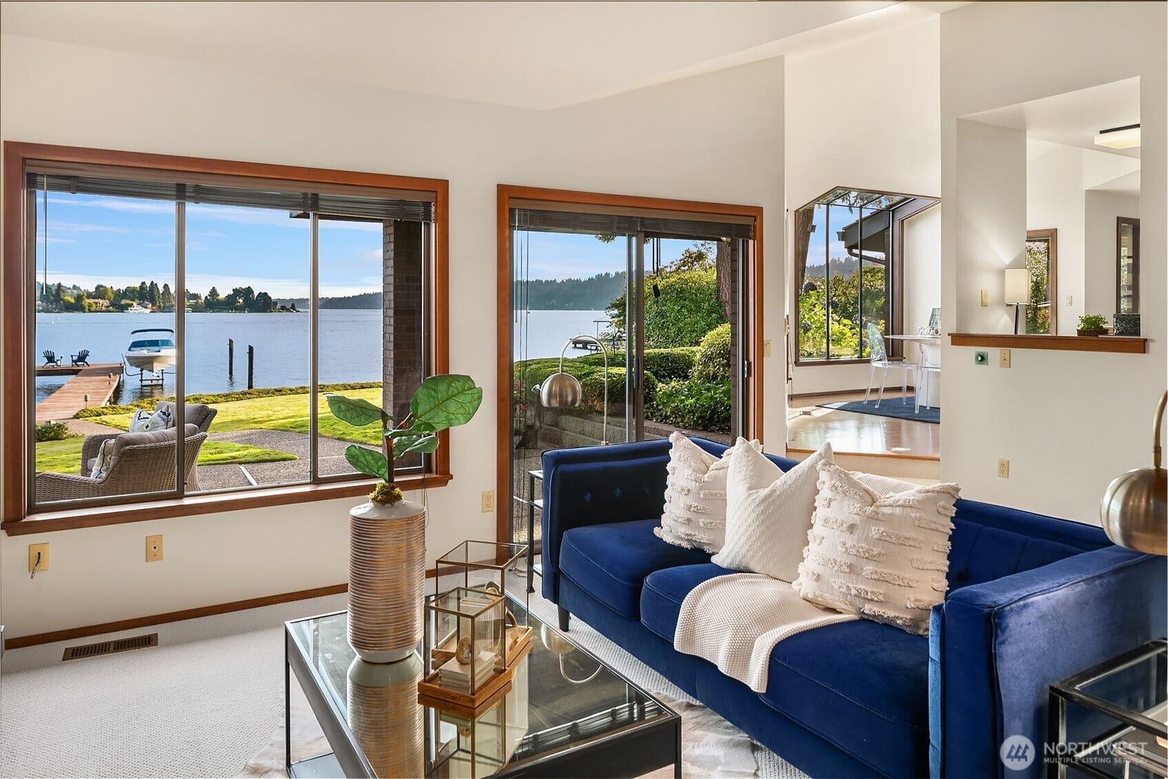 11055 SE Lake Road, Bellevue, WA 98004 11055 SE Lake Road, Bellevue, WA 98004