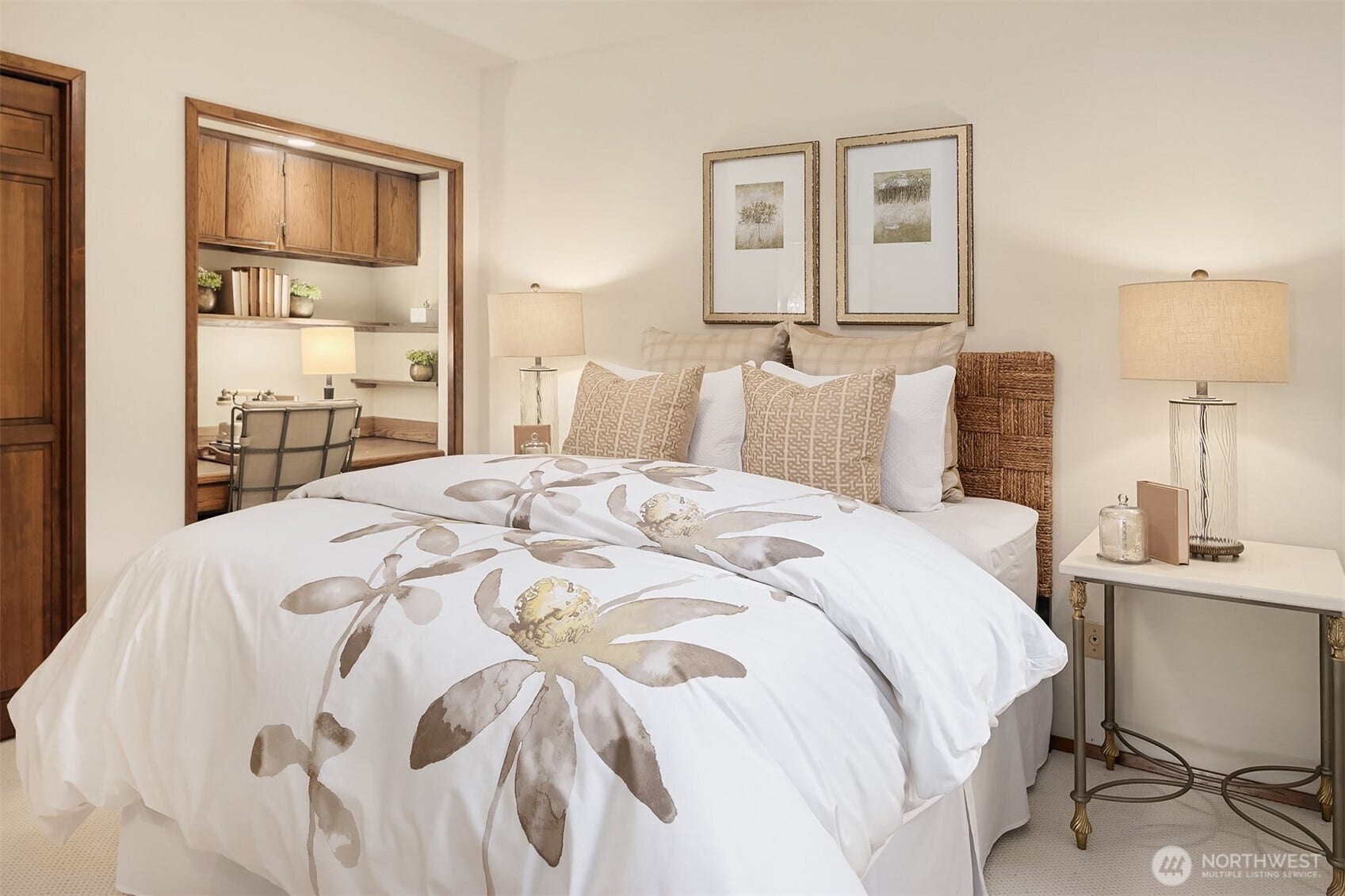11055 SE Lake Road, Bellevue, WA 98004 11055 SE Lake Road, Bellevue, WA 98004