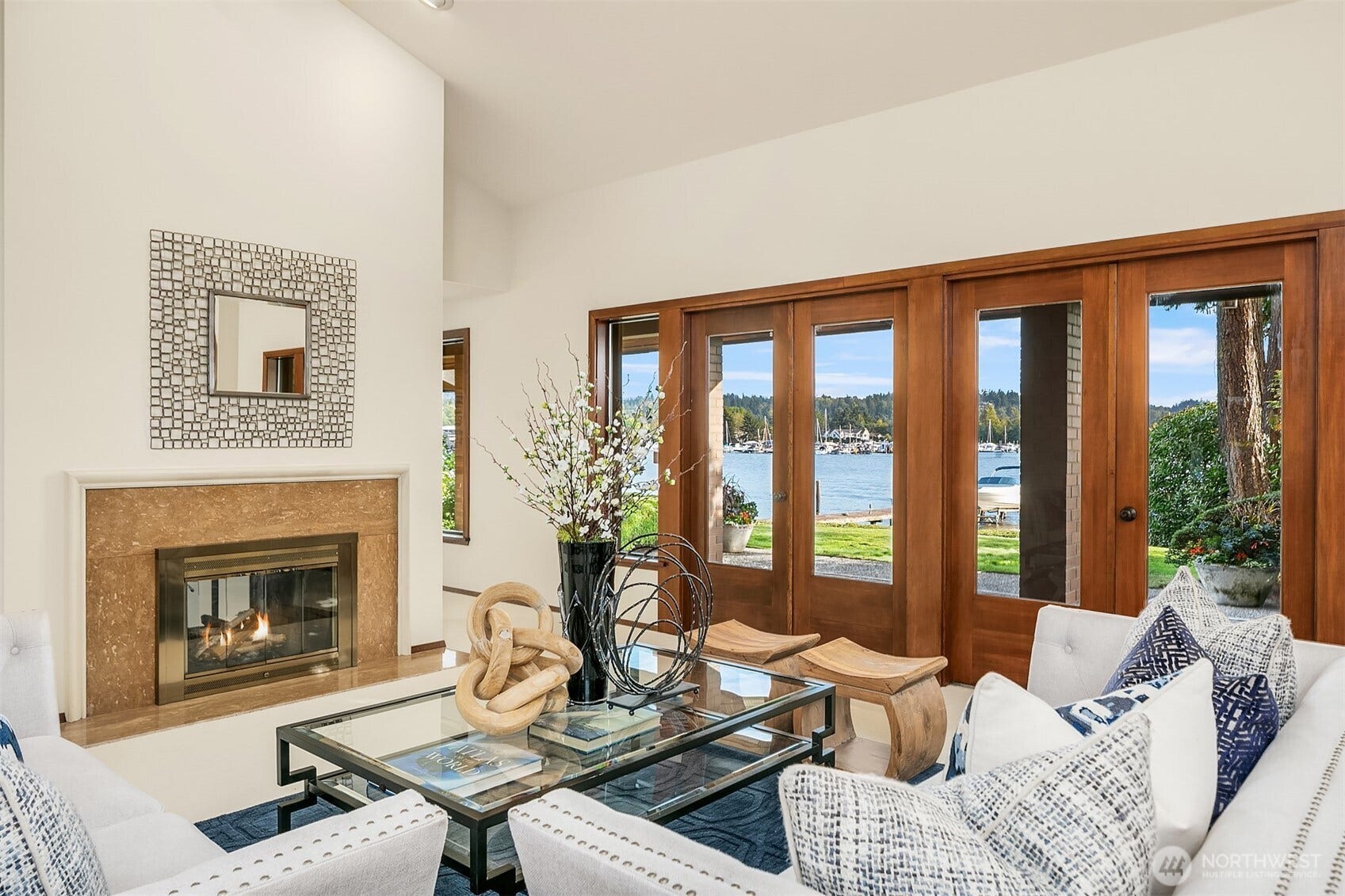 11055 SE Lake Road, Bellevue, WA 98004 11055 SE Lake Road, Bellevue, WA 98004