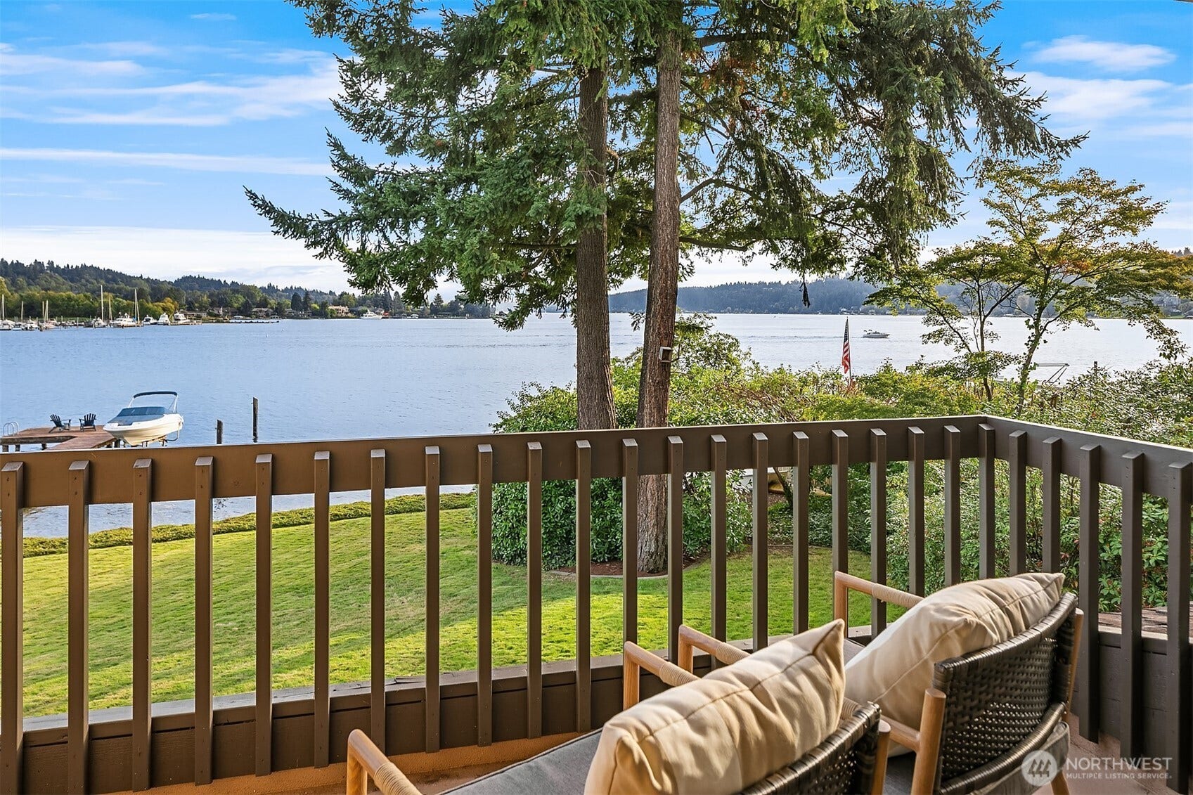 11055 SE Lake Road, Bellevue, WA 98004 11055 SE Lake Road, Bellevue, WA 98004