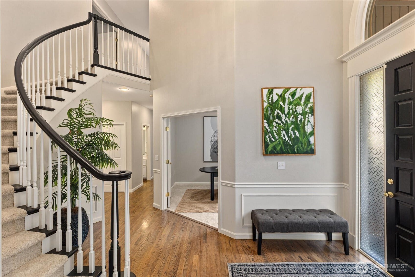 19141 148th Avenue NE, Woodinville, WA 98072 Grand foyer area