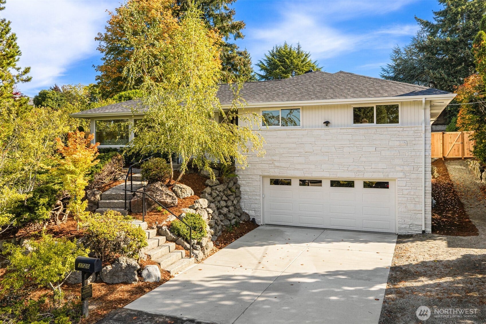 3720 80th Avenue SE, Mercer Island, WA 98040 3720 80th Avenue SE, Mercer Island, WA 98040