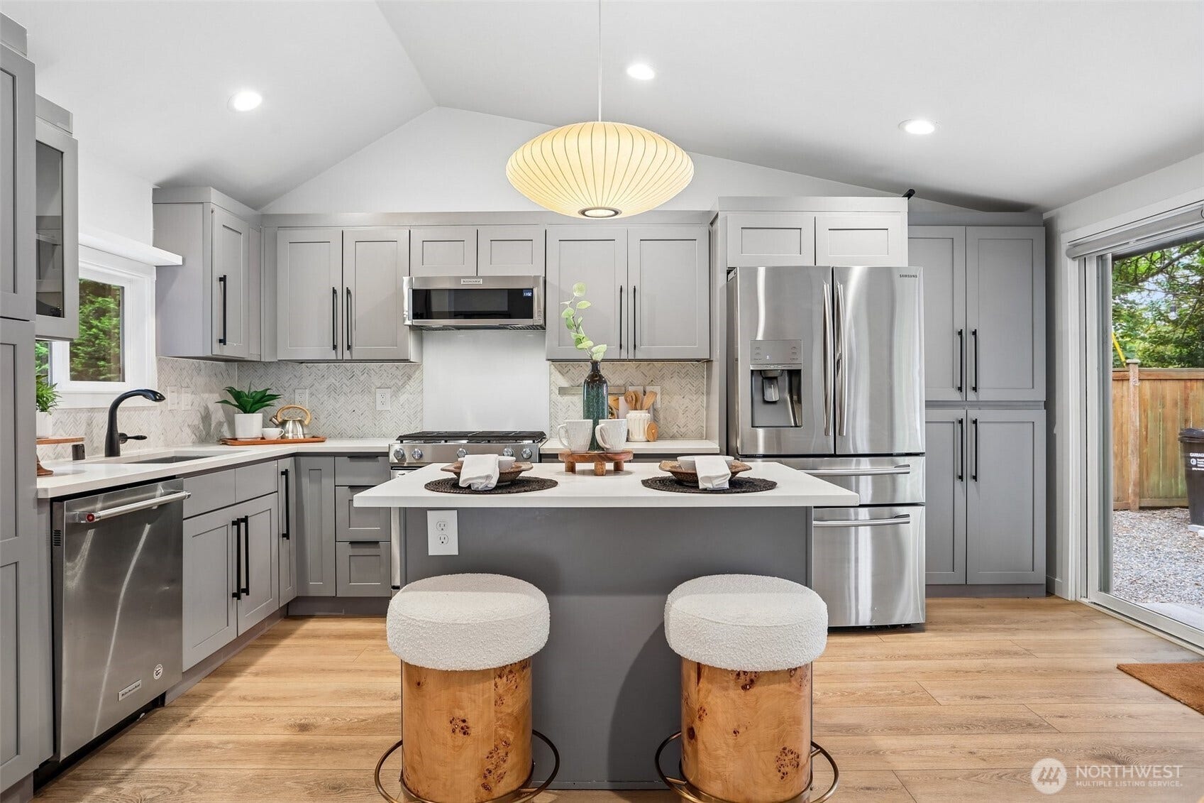 10030 37th Avenue SW, Seattle, WA 98146 10030 37th Avenue SW, Seattle, WA 98146