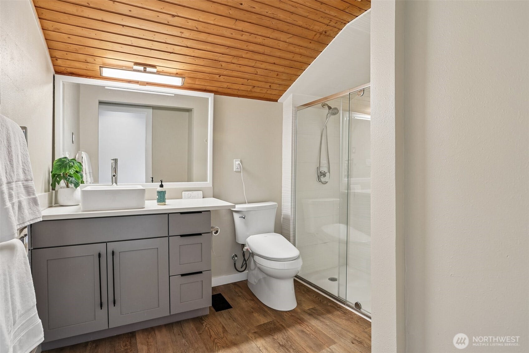 10030 37th Avenue SW, Seattle, WA 98146 10030 37th Avenue SW, Seattle, WA 98146