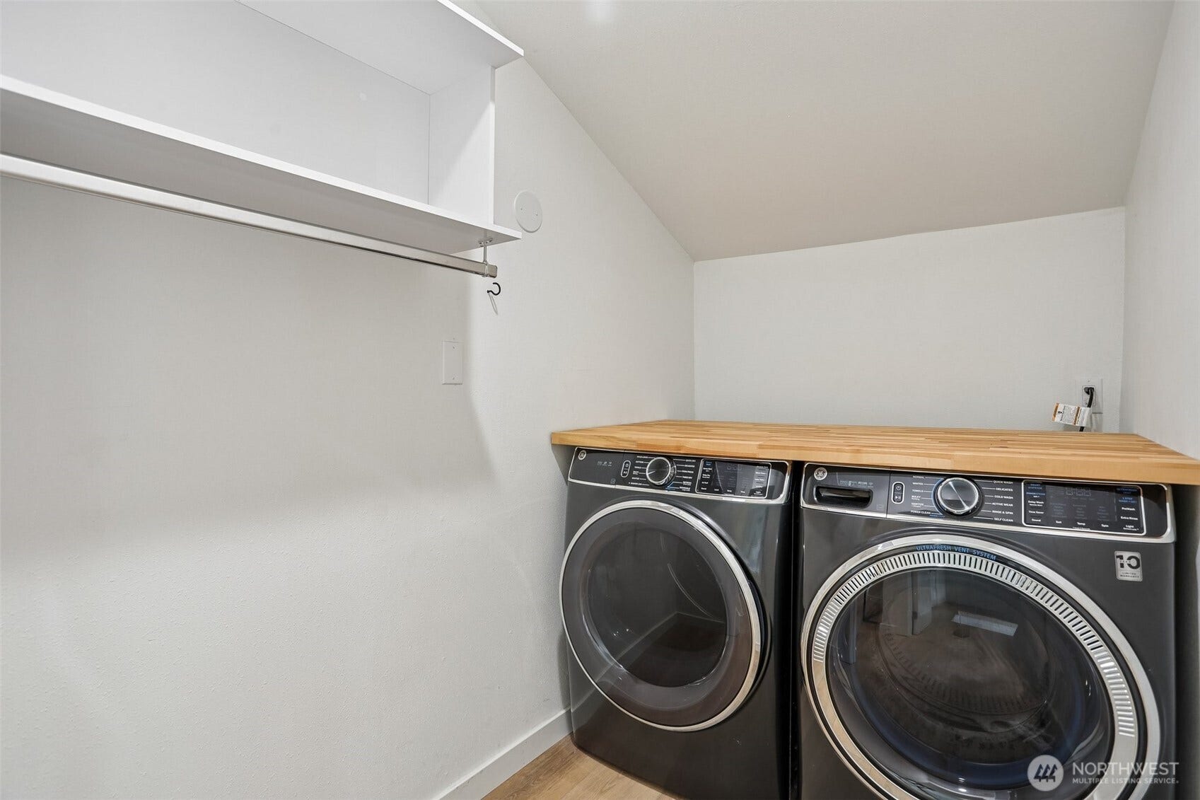 10030 37th Avenue SW, Seattle, WA 98146 10030 37th Avenue SW, Seattle, WA 98146