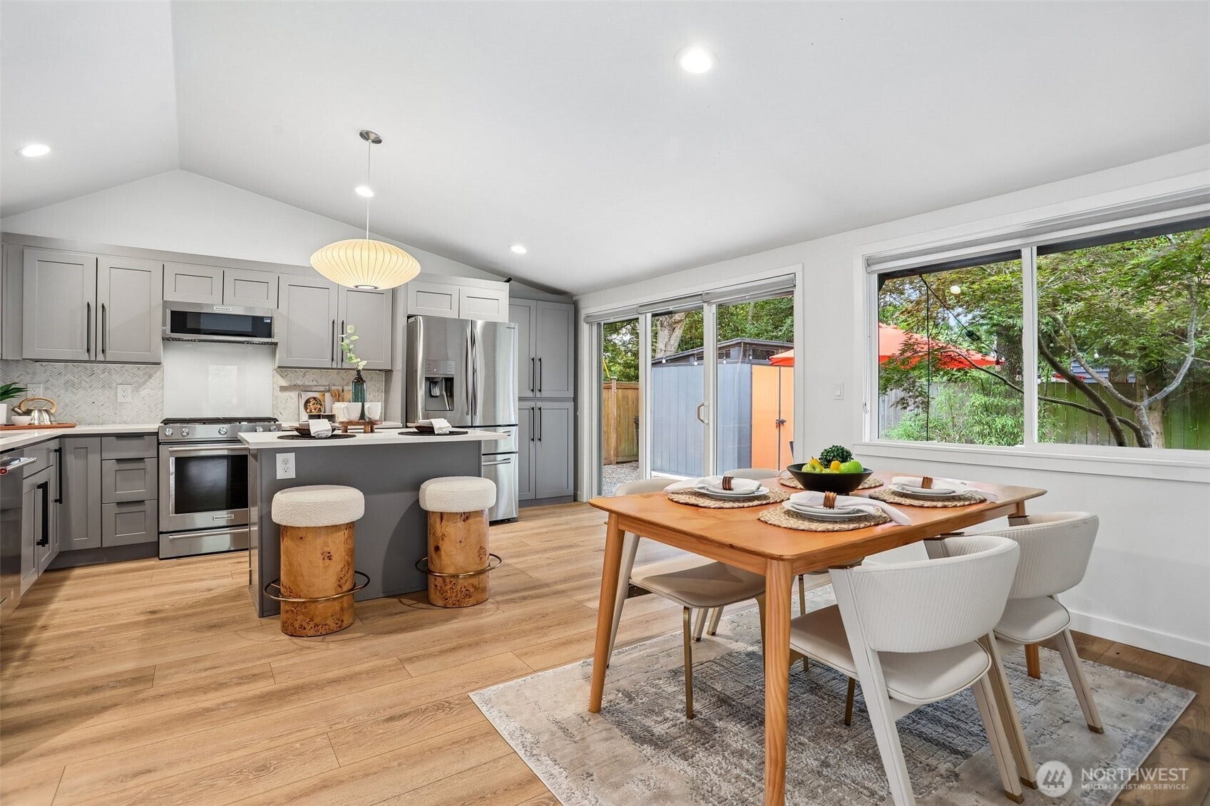 10030 37th Avenue SW, Seattle, WA 98146 10030 37th Avenue SW, Seattle, WA 98146