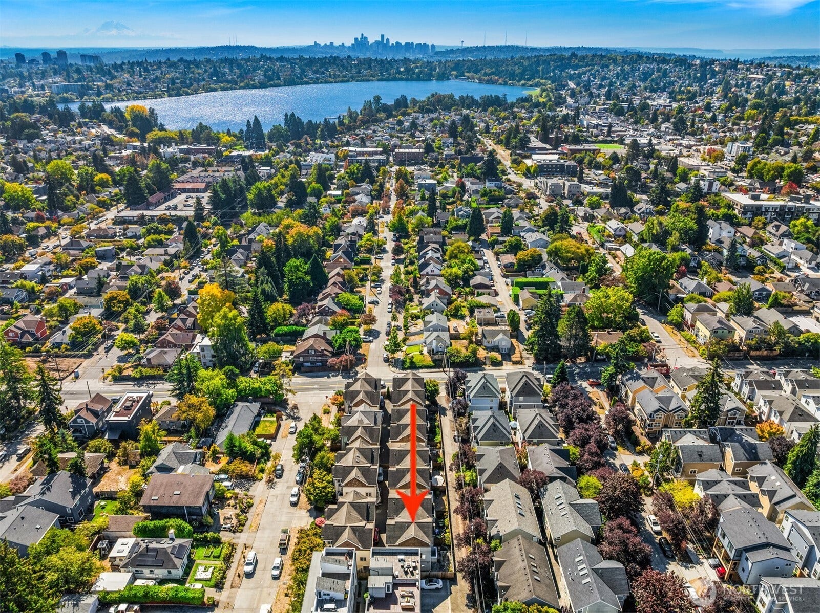 8521 Interlake Avenue N, #B, Seattle, WA 98103 Located blocks from Seattle's most beloved park. Living near Green Lake is a treat!