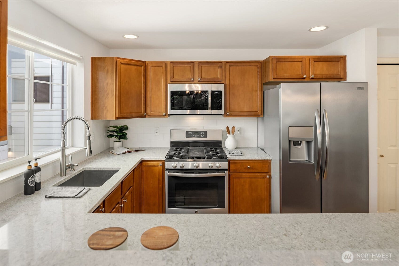 8521 Interlake Avenue N, #B, Seattle, WA 98103 8521 Interlake Avenue N, #B, Seattle, WA 98103
