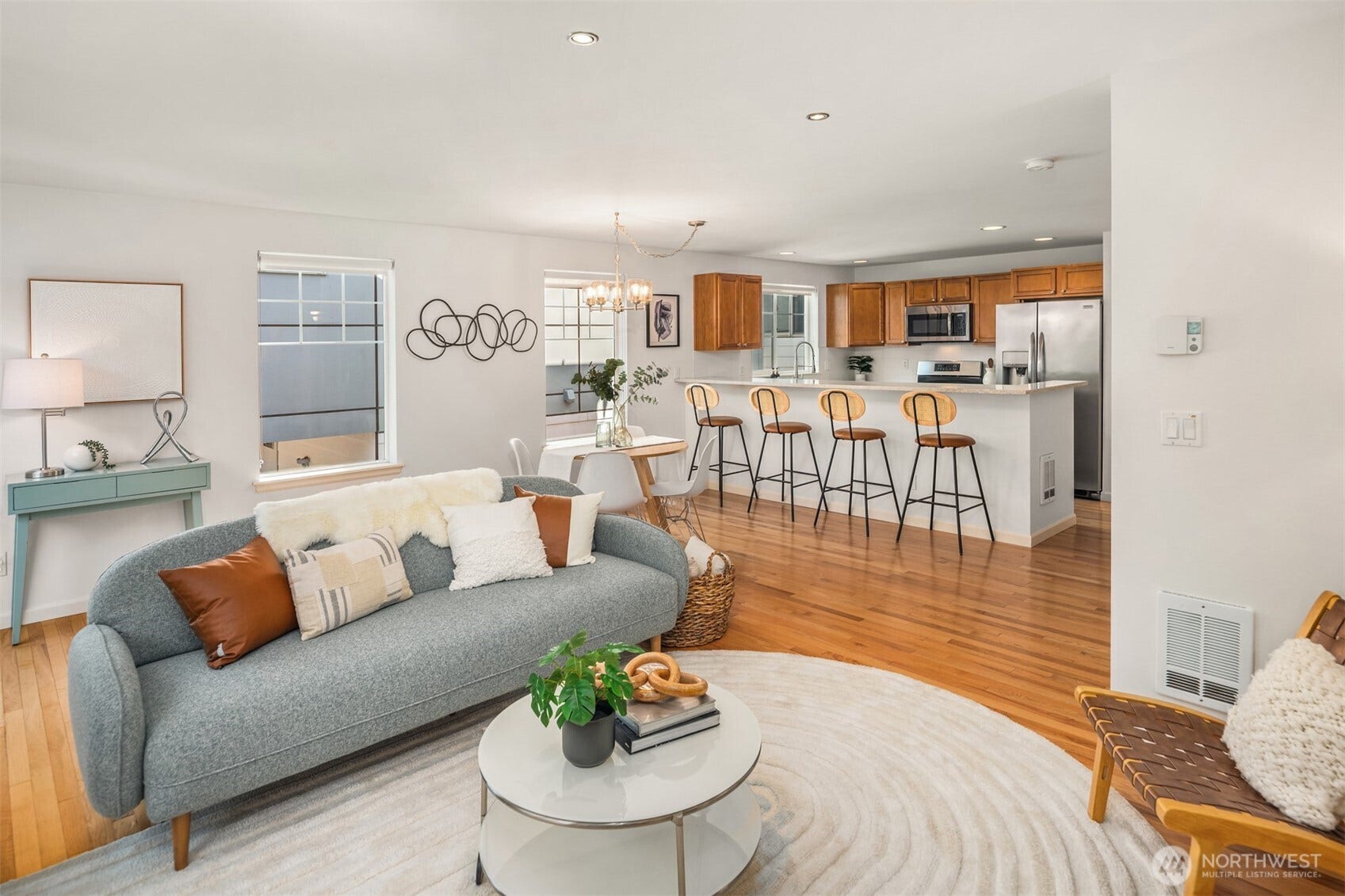 8521 Interlake Avenue N, #B, Seattle, WA 98103 8521 Interlake Avenue N, #B, Seattle, WA 98103