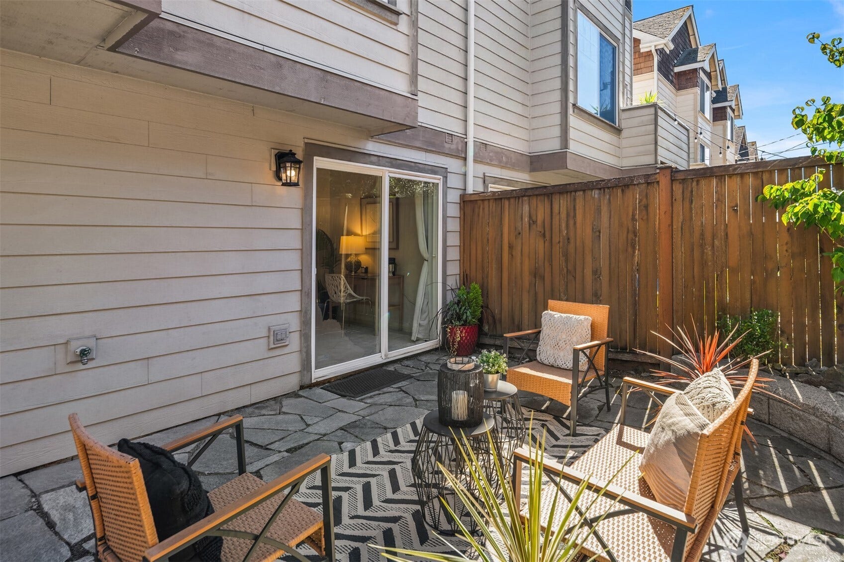 8521 Interlake Avenue N, #B, Seattle, WA 98103 8521 Interlake Avenue N, #B, Seattle, WA 98103