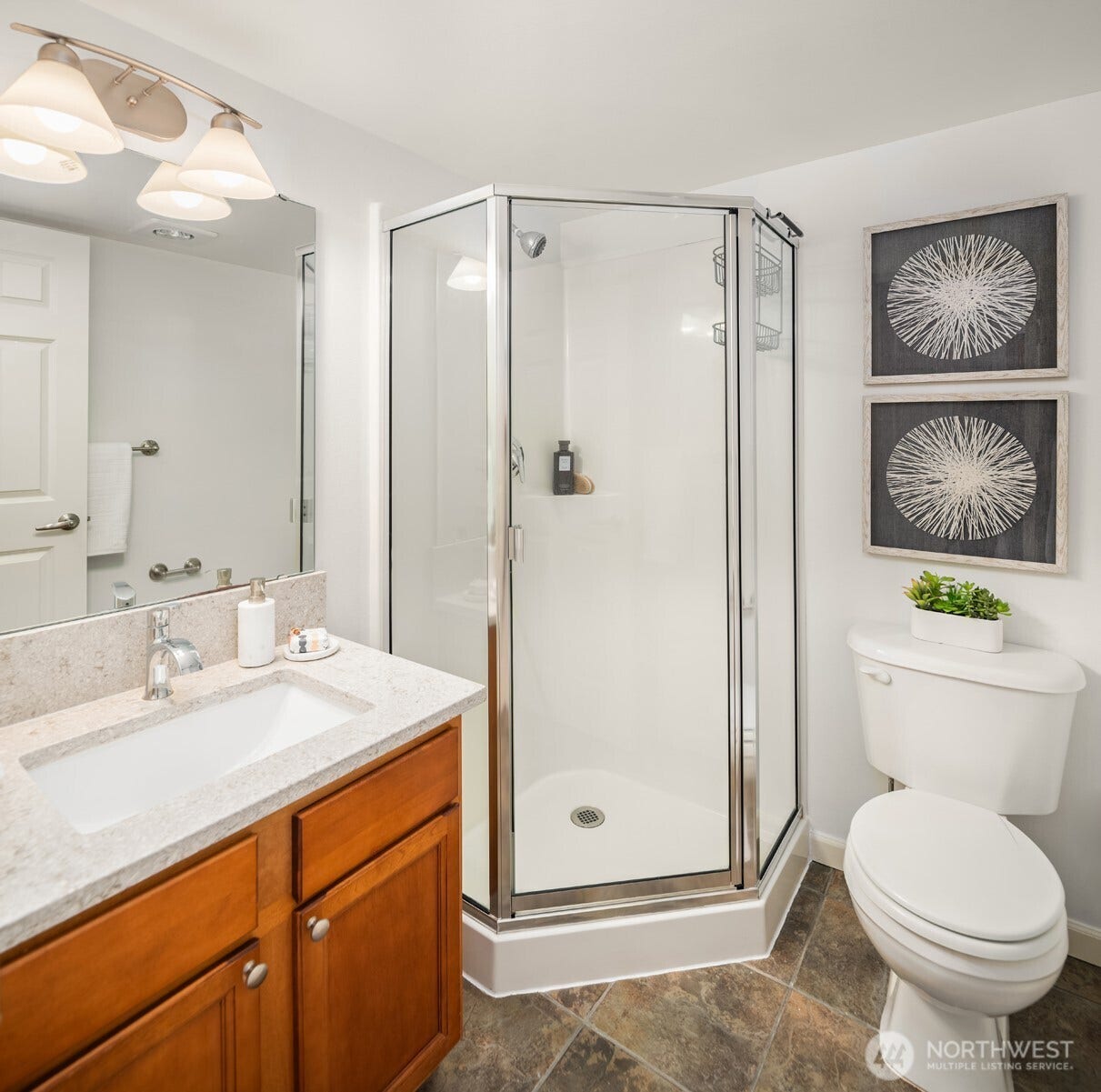 8521 Interlake Avenue N, #B, Seattle, WA 98103 Ground-floor 3/4 bathroom.