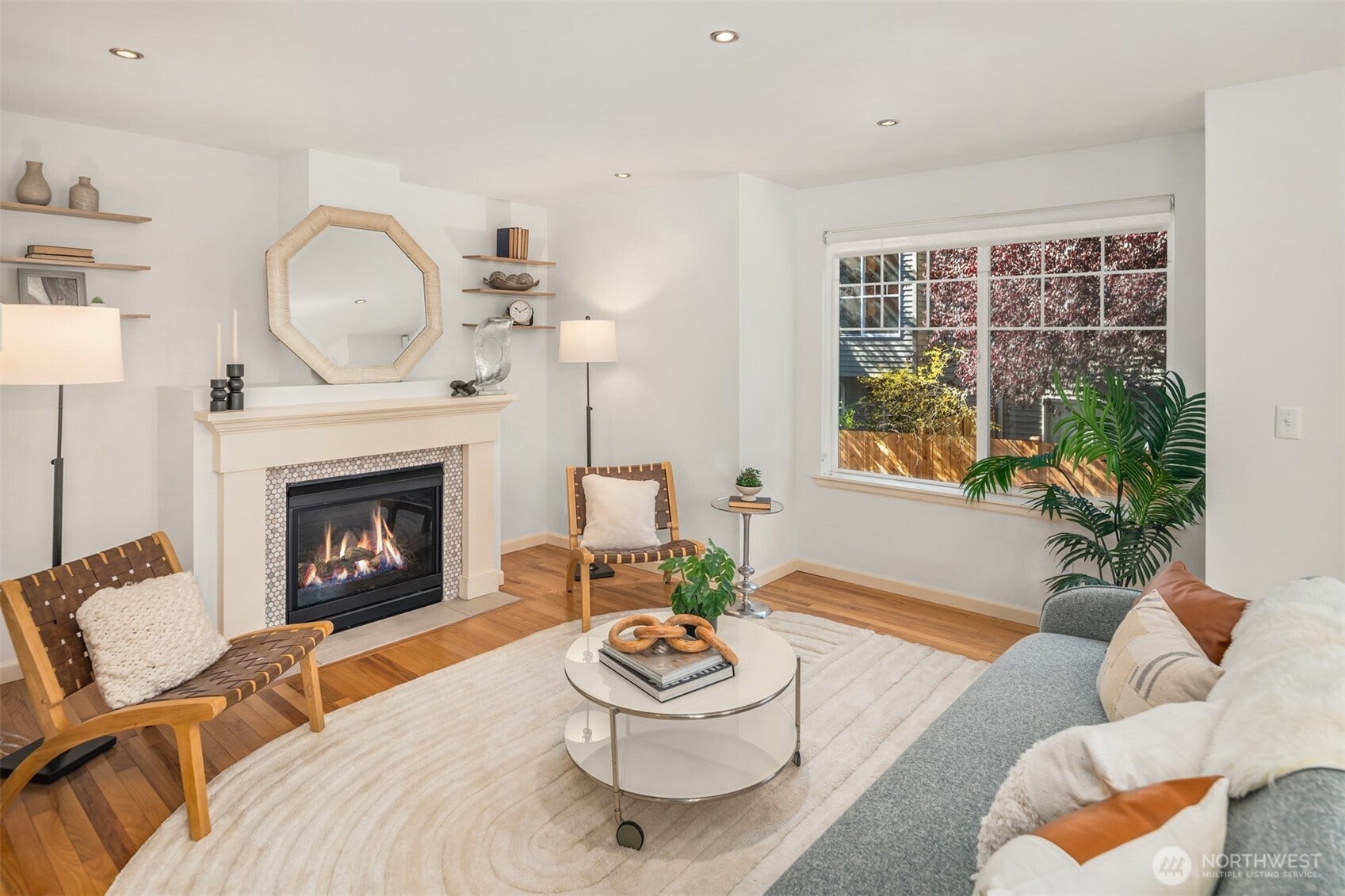 8521 Interlake Avenue N, #B, Seattle, WA 98103 You're going to love this gas fireplace come winter!