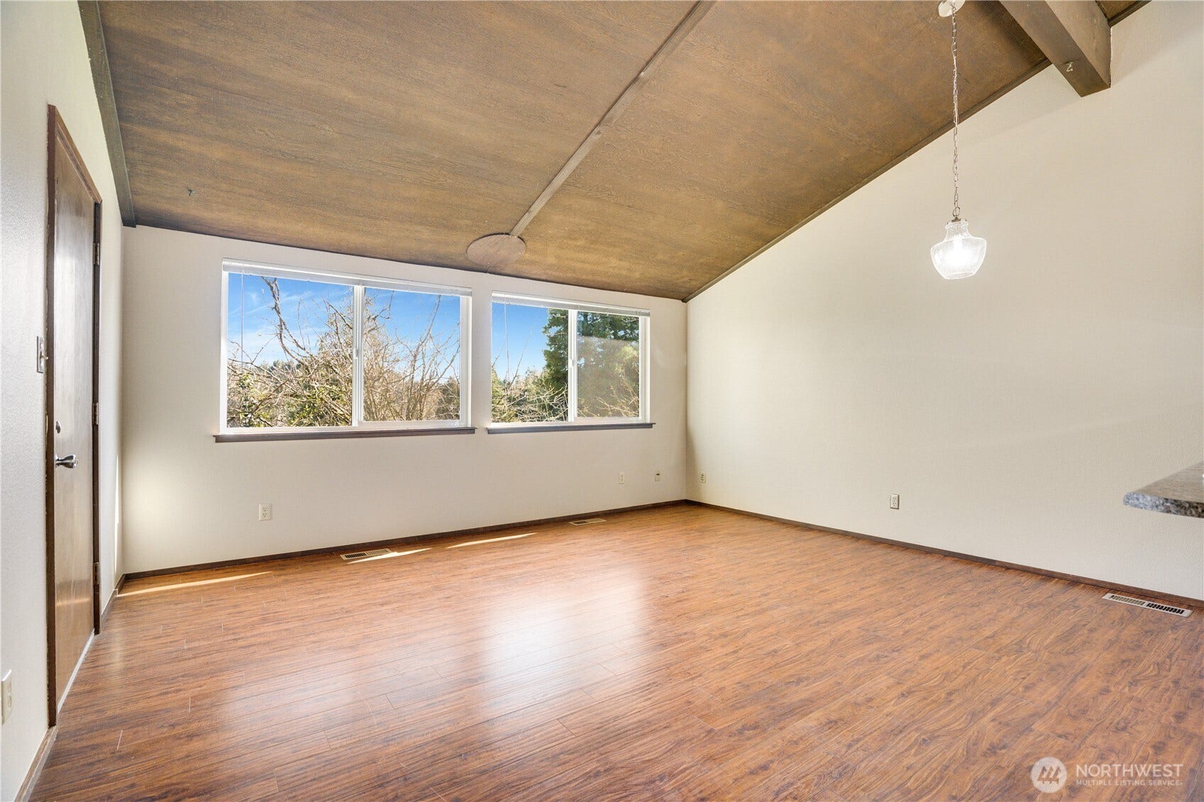3023 Bridgeport Way W, #B, University Place, WA 98466 Second Large Living Space