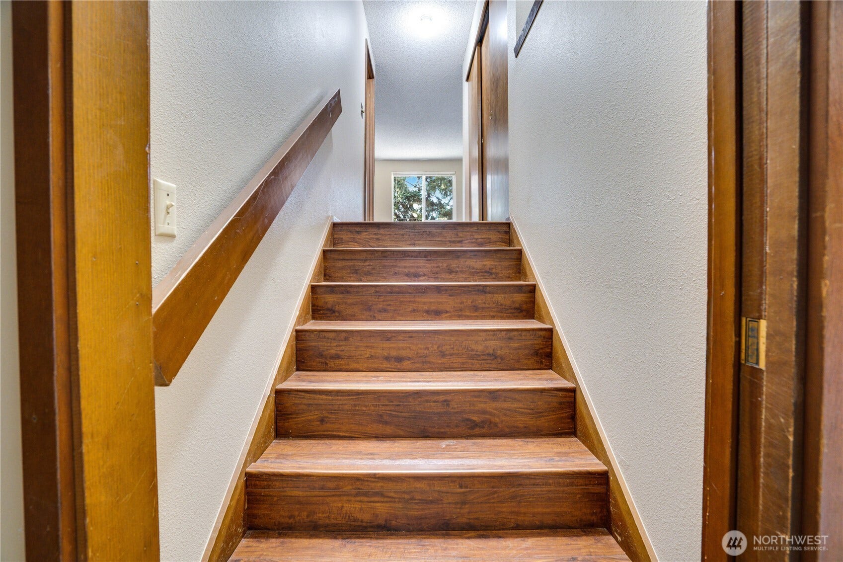 3023 Bridgeport Way W, #B, University Place, WA 98466 Few Steps Up to Primary
