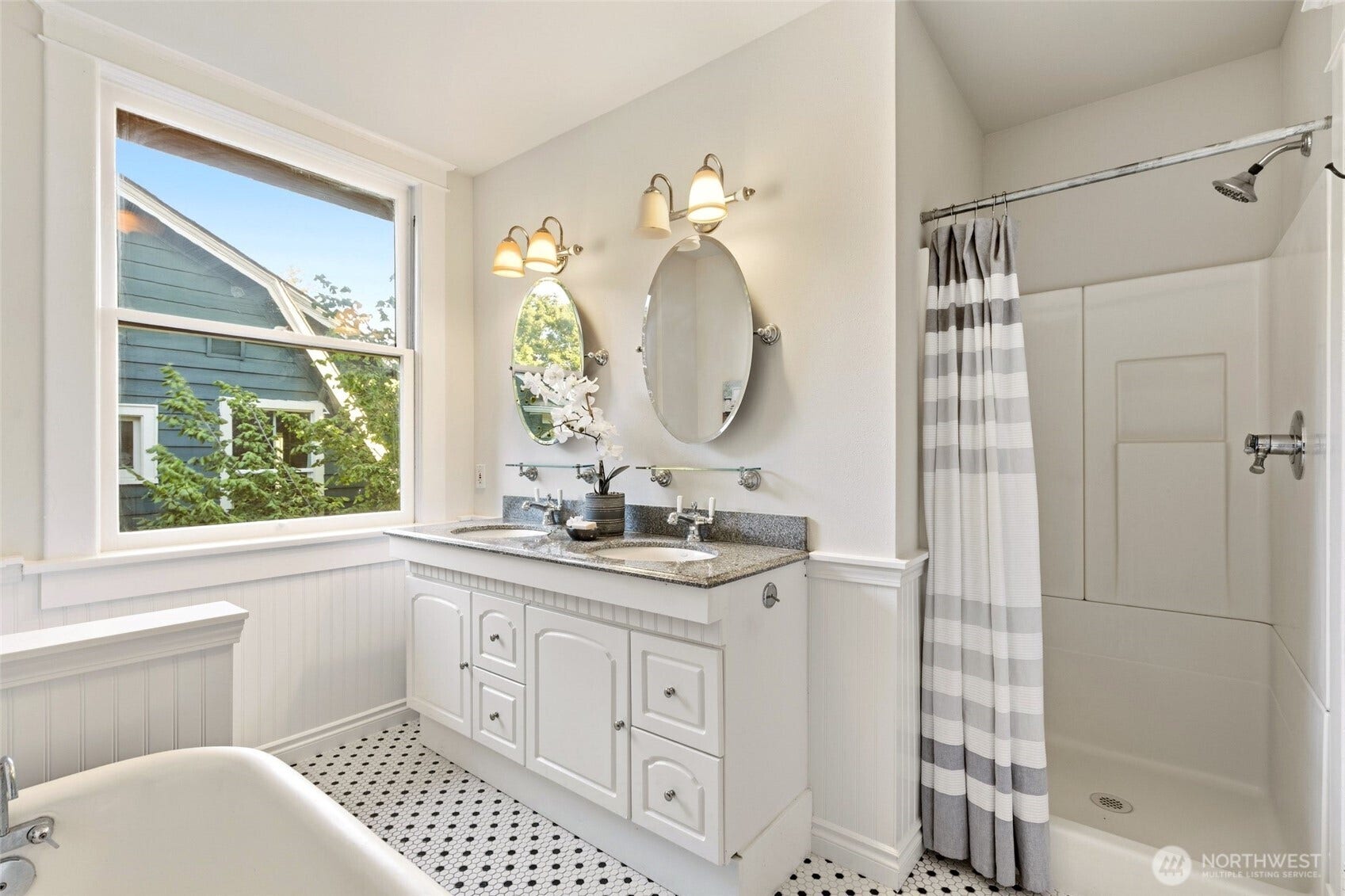 5246 12th Avenue NE, Seattle, WA 98105 5246 12th Avenue NE, Seattle, WA 98105