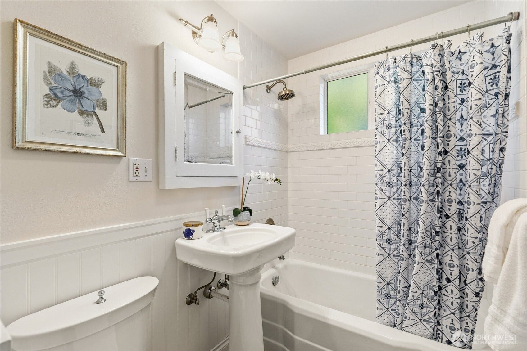 5246 12th Avenue NE, Seattle, WA 98105 5246 12th Avenue NE, Seattle, WA 98105