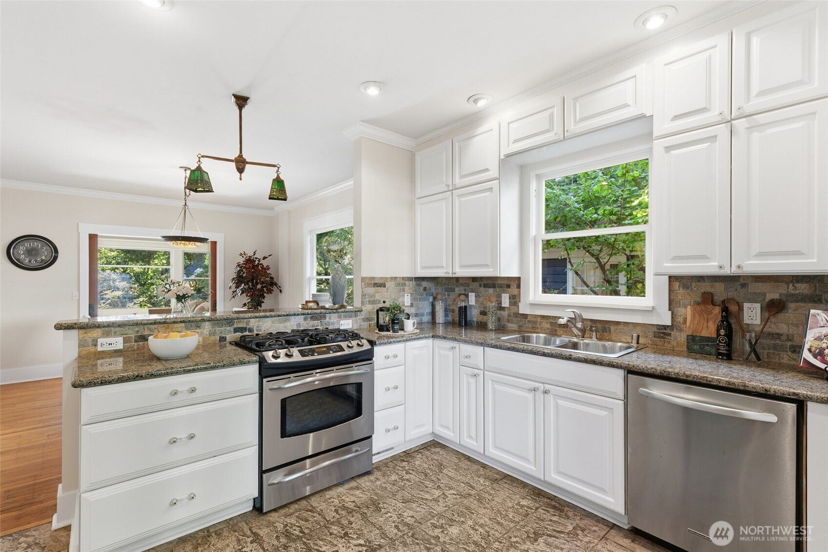 5246 12th Avenue NE, Seattle, WA 98105 5246 12th Avenue NE, Seattle, WA 98105