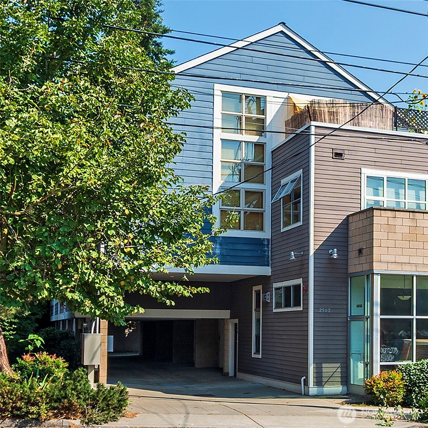 2502 N 50th Street, #103, Seattle, WA 98103 Perfectly Positioned for Seattle Living!