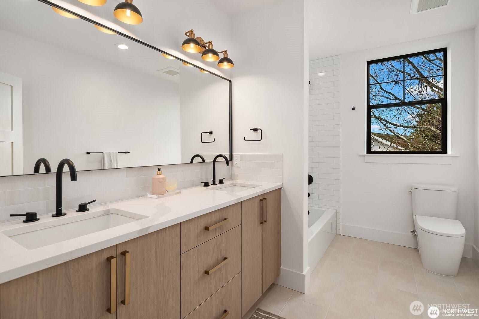 2615 NE 87th Street, Seattle, WA 98115 2615 NE 87th Street, Seattle, WA 98115