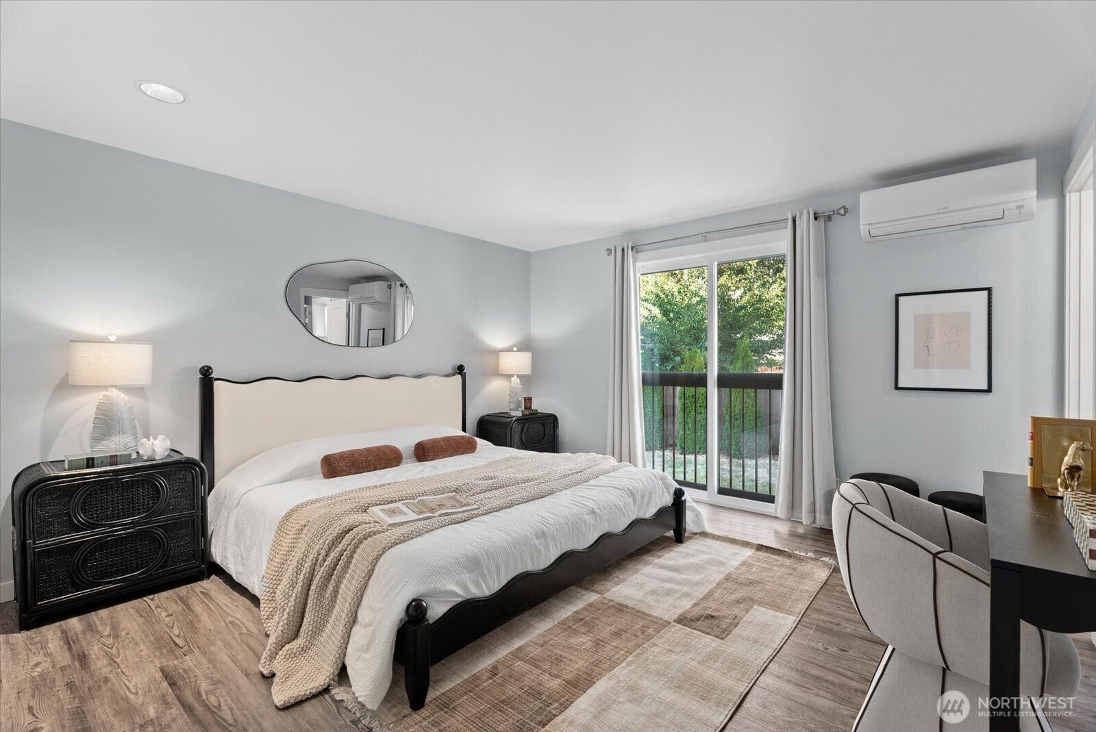 12728 NE 132nd Place, Kirkland, WA 98034 Spacious primary bedroom with en-suite bath.