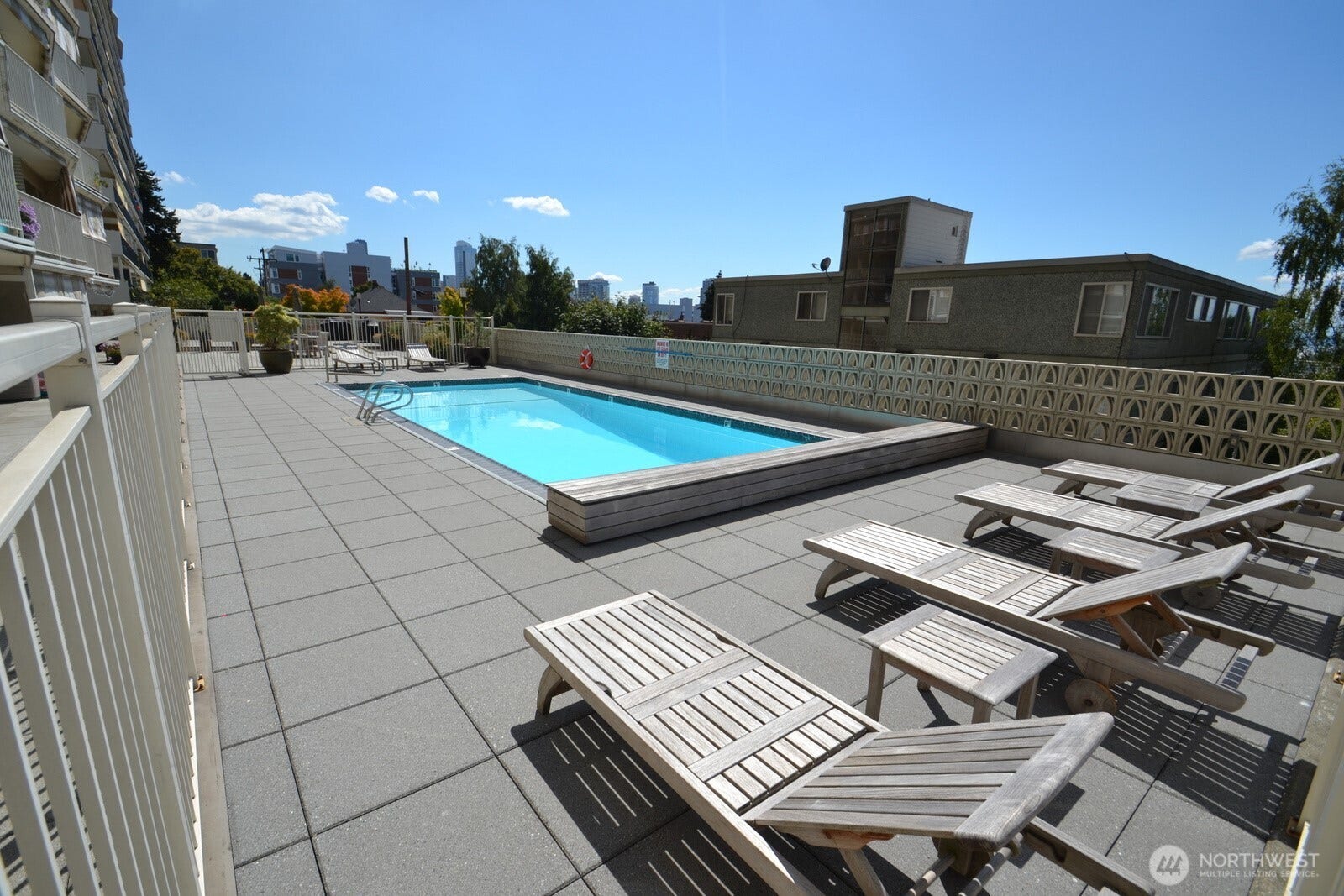 525 Belmont Avenue E, #1F, Seattle, WA 98102