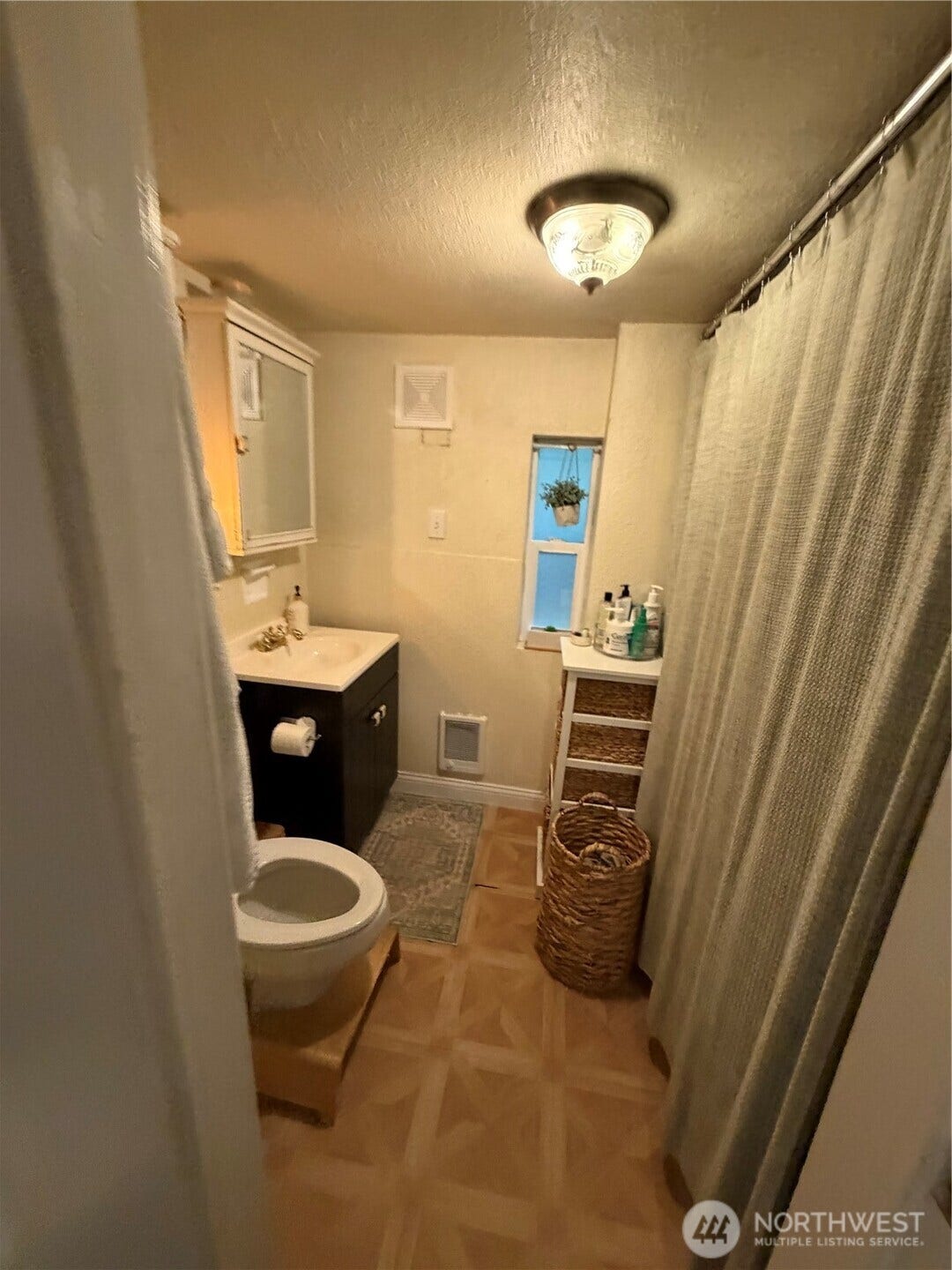 3852 Courtland Place S, Seattle, WA 98118