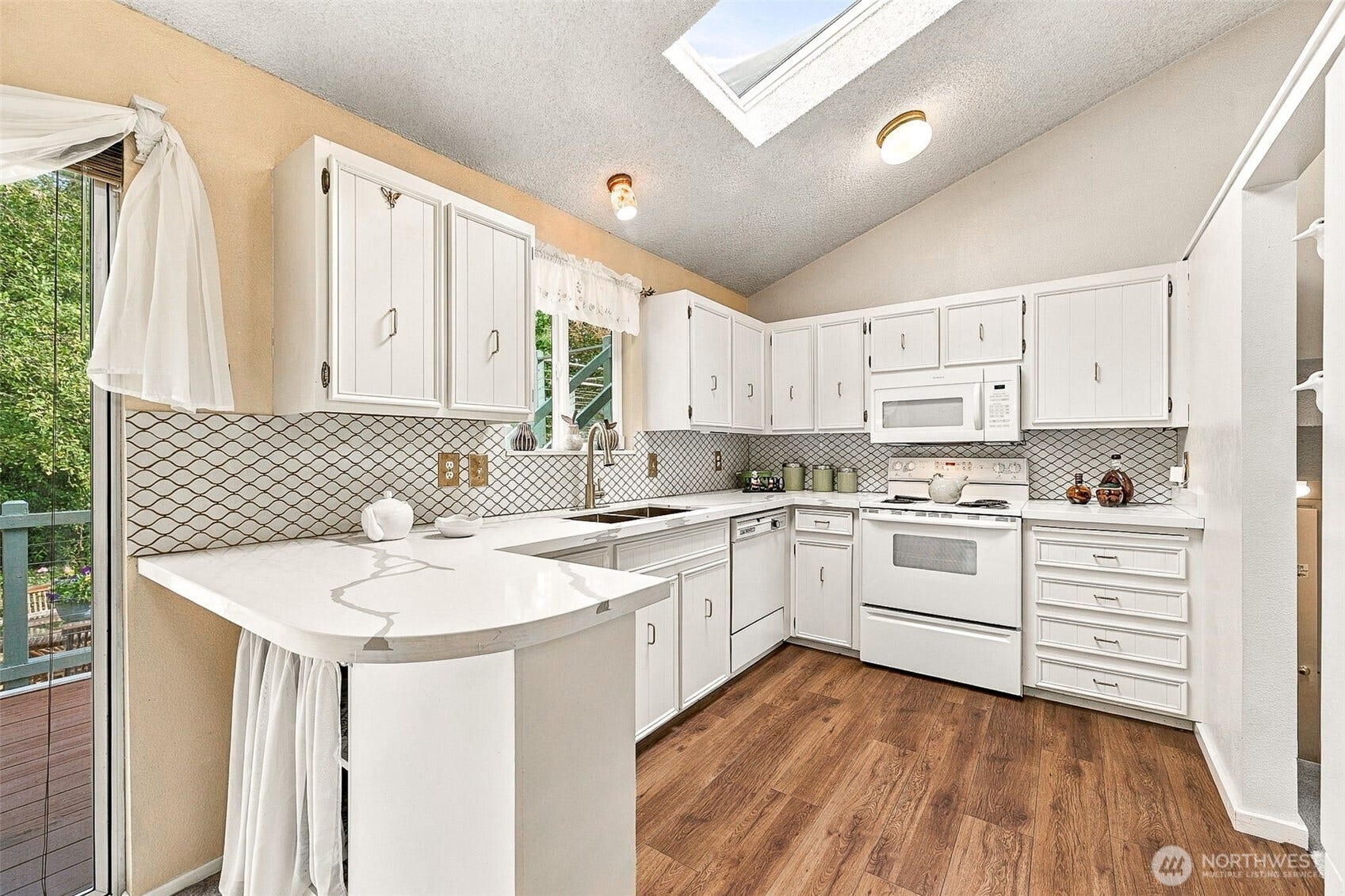 17324 40th Avenue S, SeaTac, WA 98188 17324 40th Avenue S, SeaTac, WA 98188
