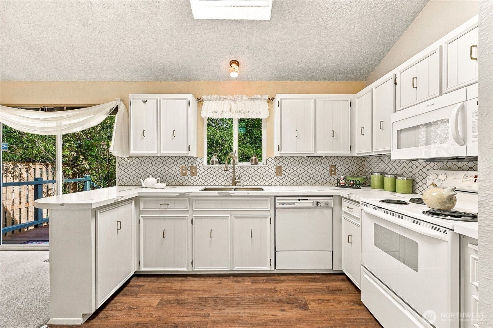 17324 40th Avenue S, SeaTac, WA 98188 17324 40th Avenue S, SeaTac, WA 98188