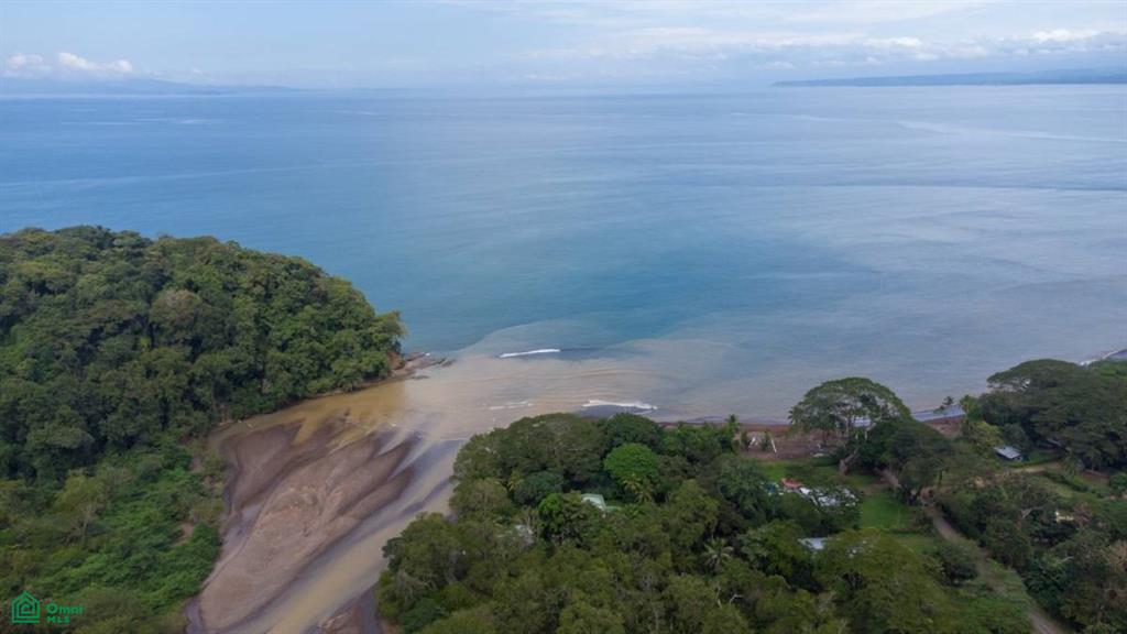 Playa Agujas Puntarenas