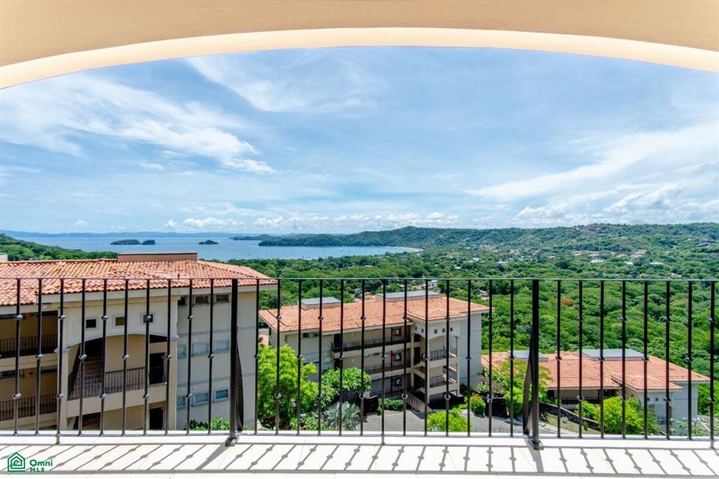 Segovia F301 Coco Bay Estates Road 3 Playas Del Coco Guanacaste