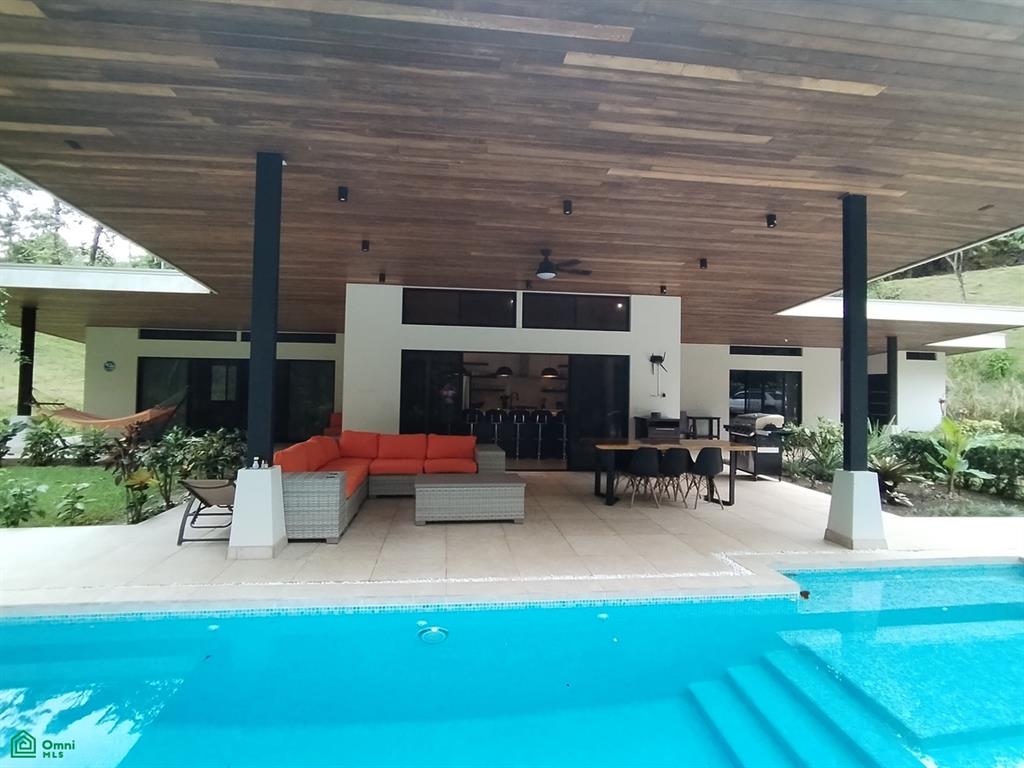 Tortuga Abajo Street Puntarenas