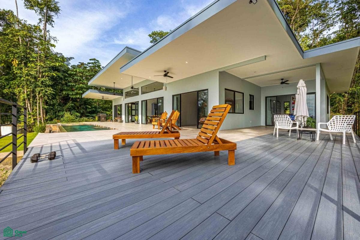 One Level Private and Mod Coastal and Ocean Views Casa Los Delfines, Dominical, Puntarenas, Costa Rica