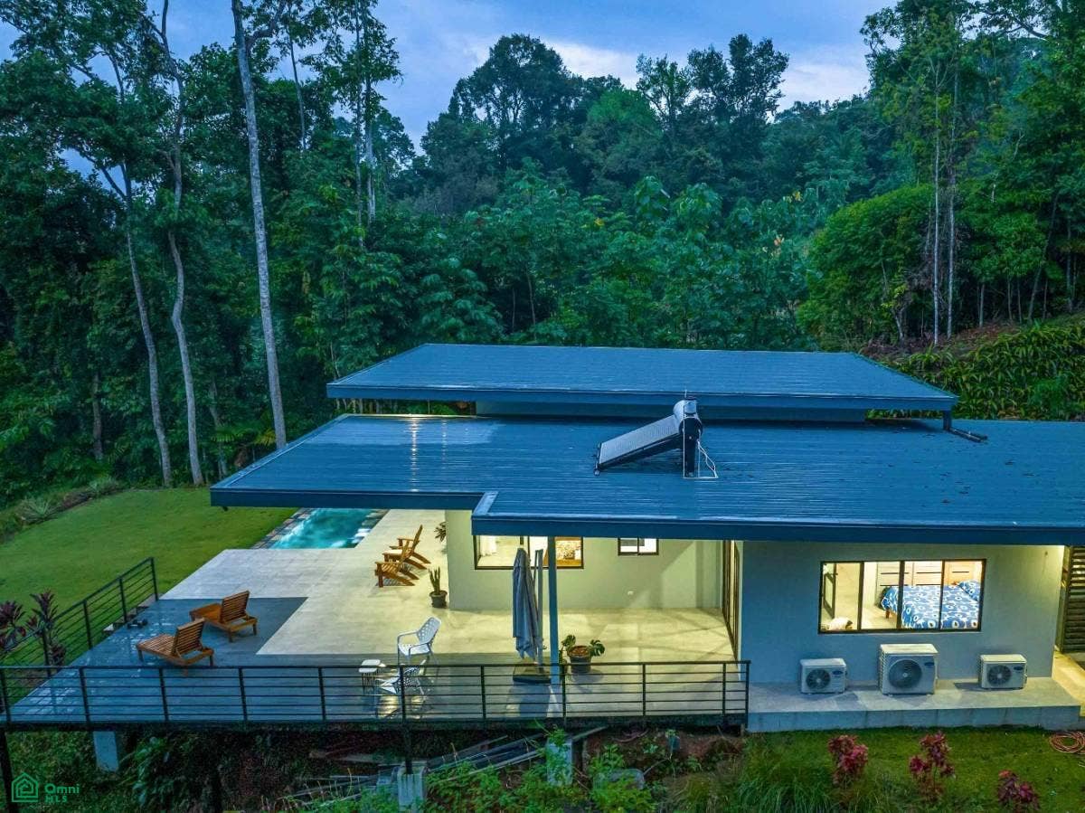 One Level Private and Mod Coastal and Ocean Views Casa Los Delfines, Dominical, Puntarenas, Costa Rica