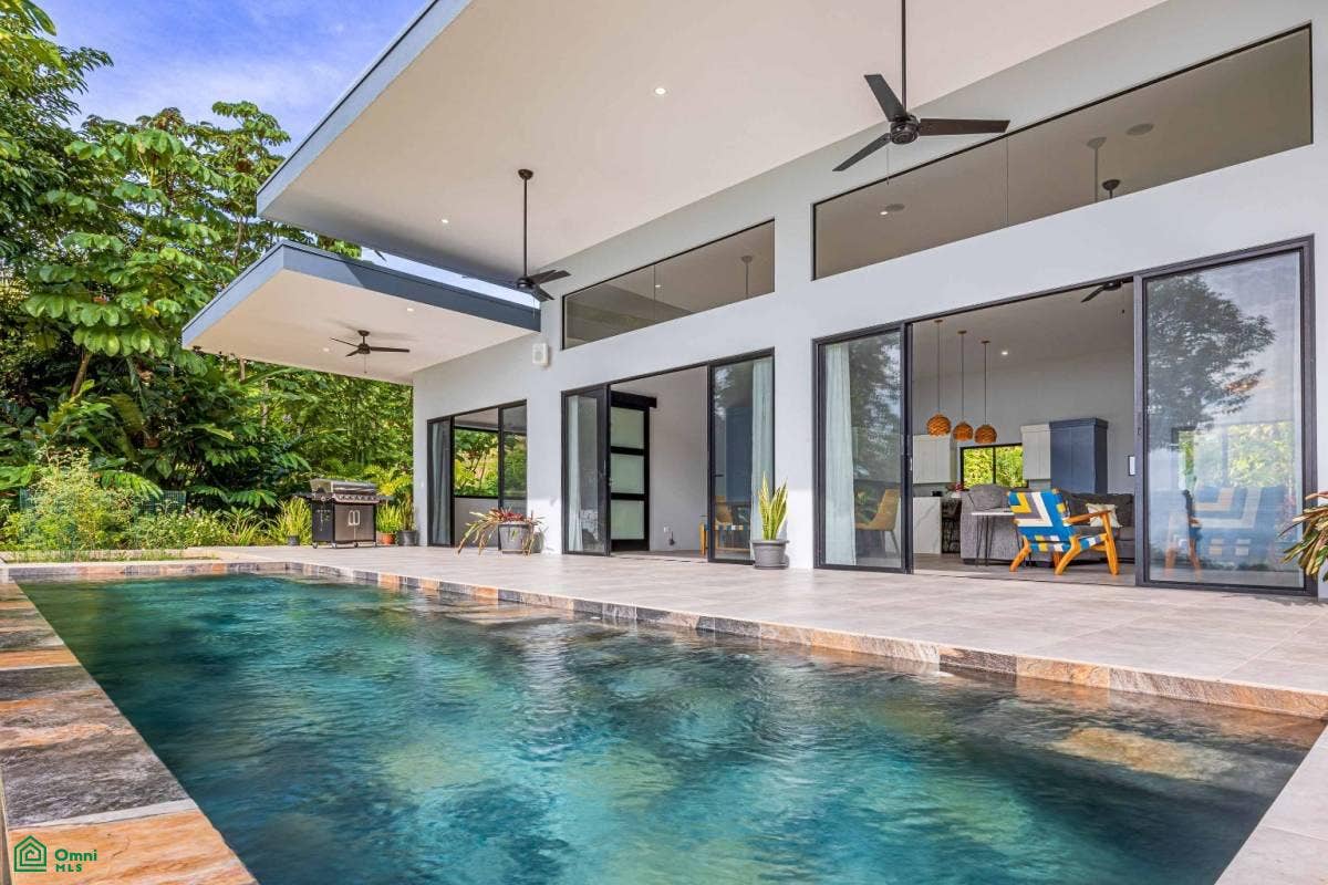 One Level Private and Mod Coastal and Ocean Views Casa Los Delfines, Dominical, Puntarenas, Costa Rica