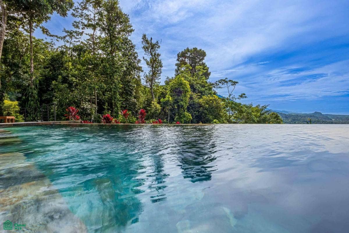 One Level Private and Mod Coastal and Ocean Views Casa Los Delfines, Dominical, Puntarenas, Costa Rica