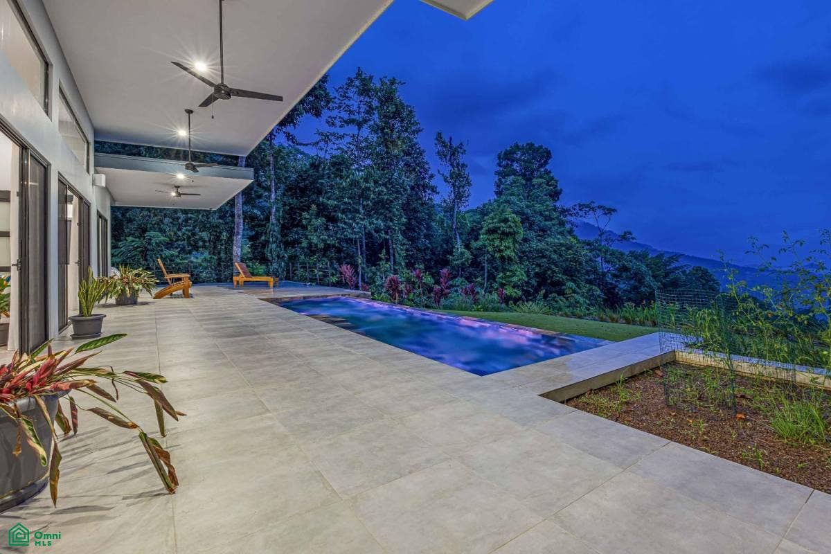 One Level Private and Mod Coastal and Ocean Views Casa Los Delfines, Dominical, Puntarenas, Costa Rica