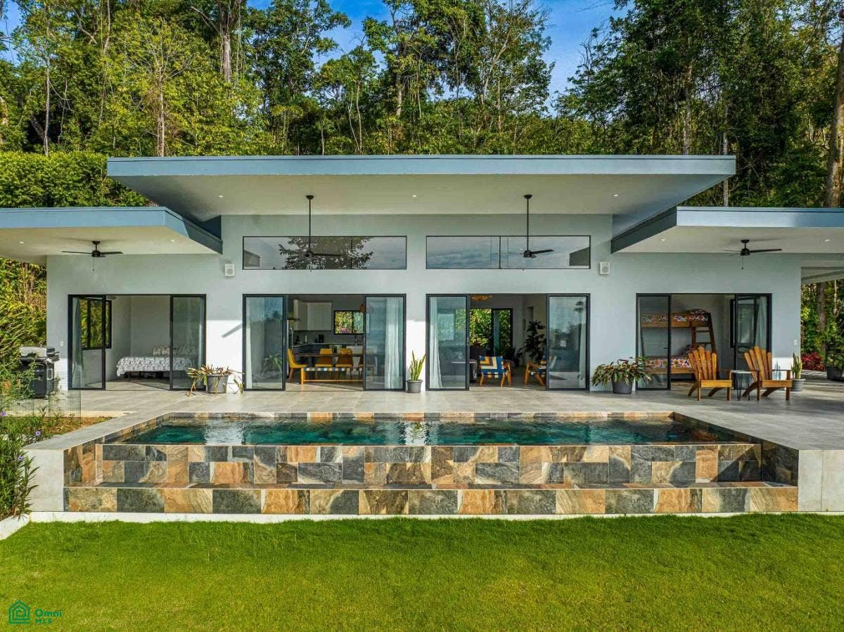 One Level Private and Mod Coastal and Ocean Views Casa Los Delfines, Dominical, Puntarenas, Costa Rica