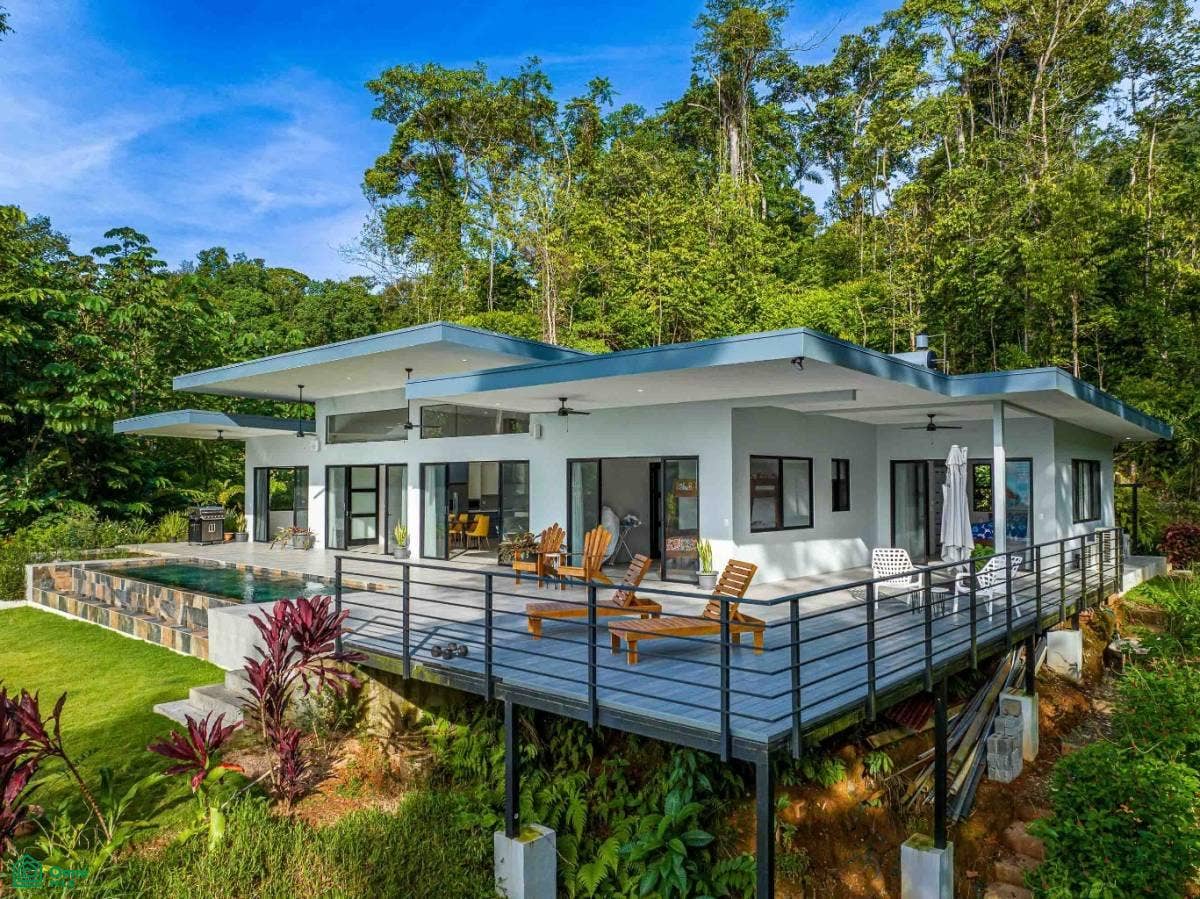 One Level Private and Mod Coastal and Ocean Views Casa Los Delfines, Dominical, Puntarenas, Costa Rica