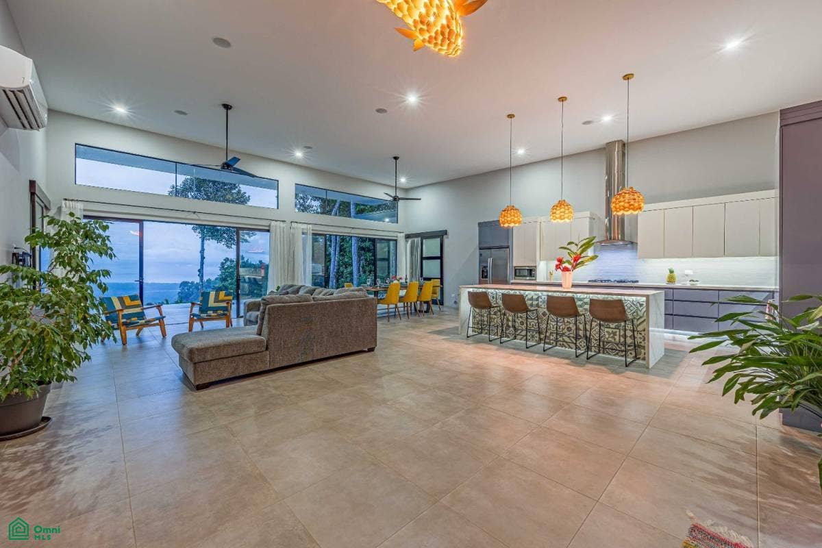 One Level Private and Mod Coastal and Ocean Views Casa Los Delfines, Dominical, Puntarenas, Costa Rica