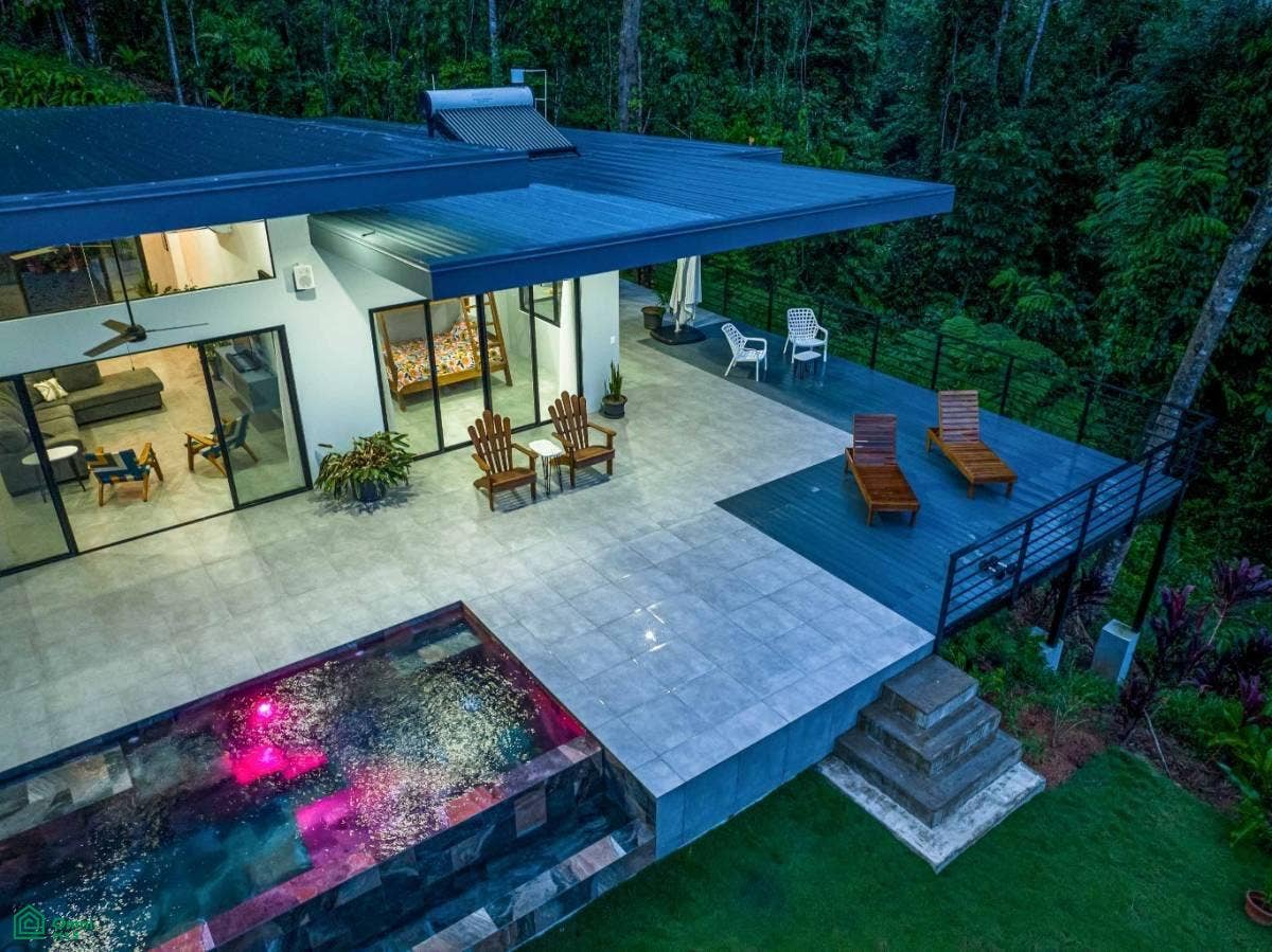 One Level Private and Mod Coastal and Ocean Views Casa Los Delfines, Dominical, Puntarenas, Costa Rica