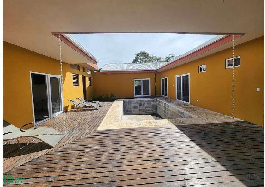 Residencia Piscina Centra Altos Los Robles 72 Sardinal Guanacaste