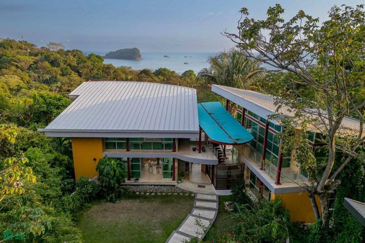 Luxury Mountain and Ocean View Villa, Quepos, Puntarenas, Costa Rica