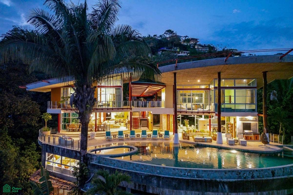 Luxury Mountain and Ocean View Villa, Quepos, Puntarenas, Costa Rica