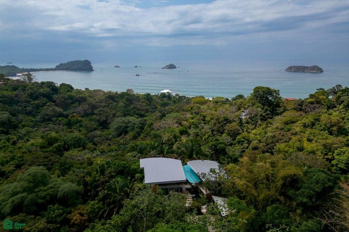 Luxury Mountain and Ocean View Villa, Quepos, Puntarenas, Costa Rica