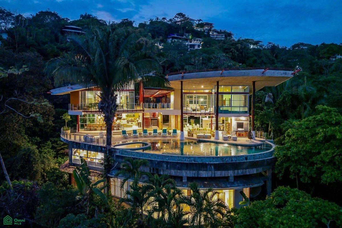 Luxury Mountain and Ocean View Villa, Quepos, Puntarenas, Costa Rica