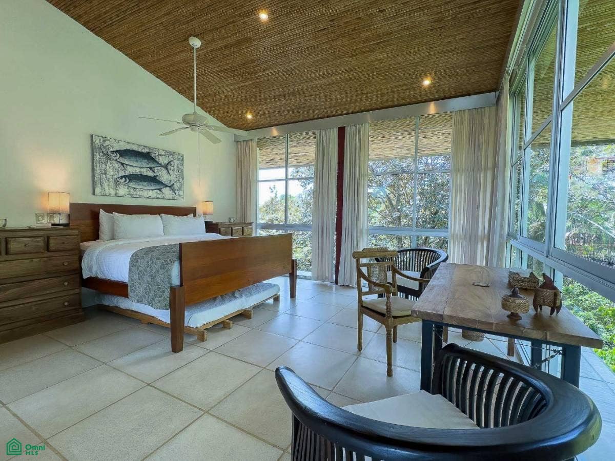 Luxury Mountain and Ocean View Villa, Quepos, Puntarenas, Costa Rica
