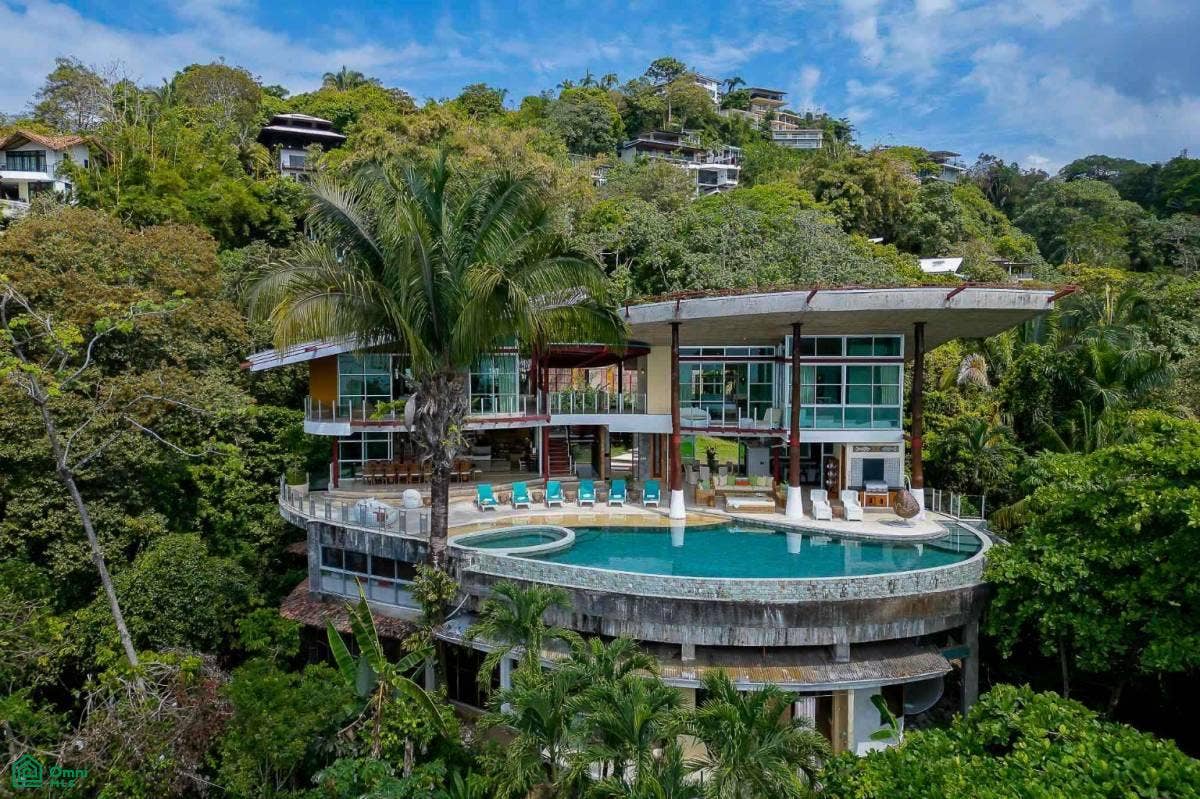 Luxury Mountain and Ocean View Villa, Quepos, Puntarenas, Costa Rica