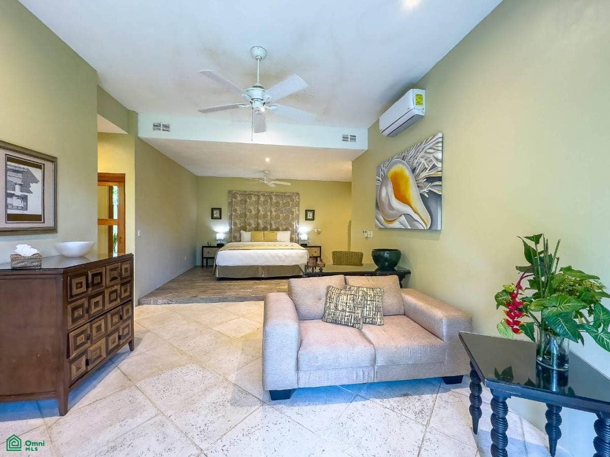 Luxury Mountain and Ocean View Villa, Quepos, Puntarenas, Costa Rica