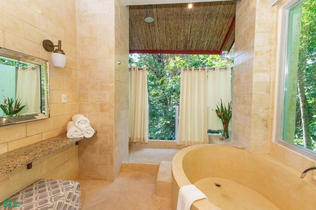 Luxury Mountain and Ocean View Villa, Quepos, Puntarenas, Costa Rica